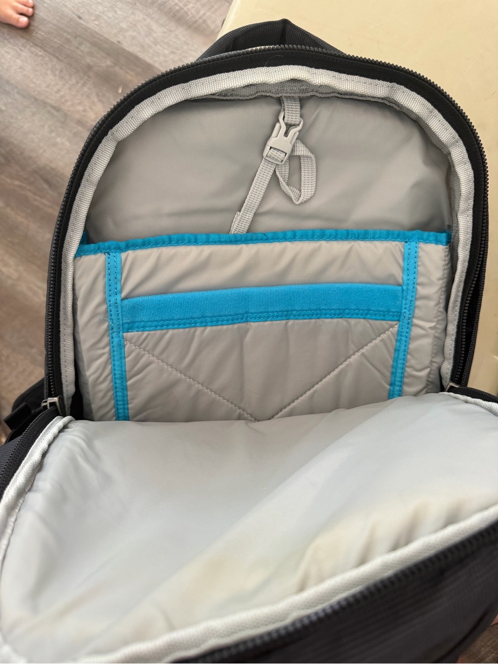 Thule Laptop Backpack - Picture 3 of 3